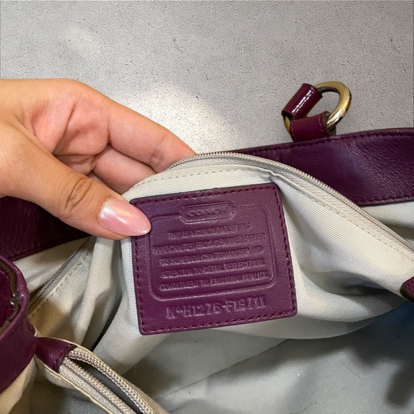 Vintage Coach Deep Purple Patent Leather Caryall Shoulder Bag - Picture 3 of 6